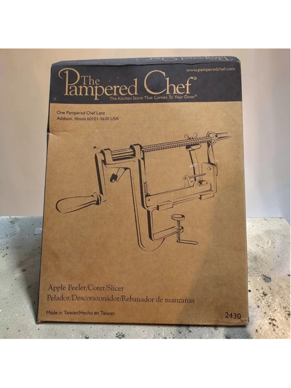 Pampered Chef 2430 Apple Peeler Corer Slicer Open Box Original Box Kitchen Tool